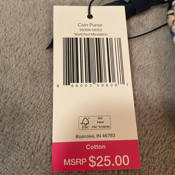 💙🖤VERA BRADLEY💙🖤Coin Purse in Sketched Medallion/NWT - Picture 6 of 6